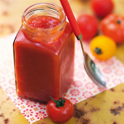 Sonnensatte Tomatensauce mit Oregano