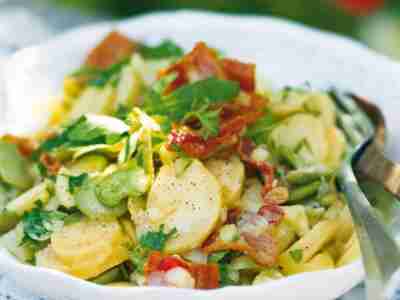 Kartoffelsalat mit dicken Bohnen und Rucola