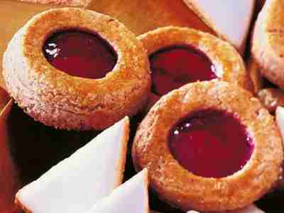 Linzer Plätzchen mit Haselnüssen