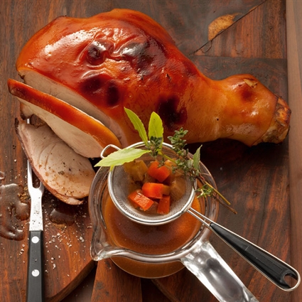 Hopfen-Malz-Sauce zu knusprigem Spanferkel