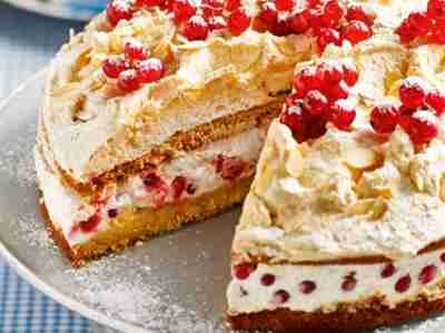 Johannisbeer-Torte mit Ingwerbaiser