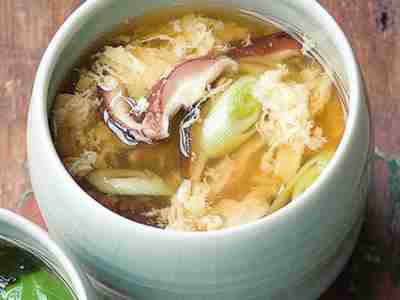 Eierblumensuppe mit Shii-Take