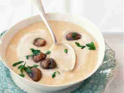 Wurzelsuppe mit Maronen