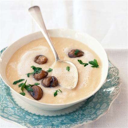 Wurzelsuppe mit Maronen