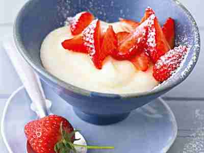 Zitronencreme mit Erdbeeren