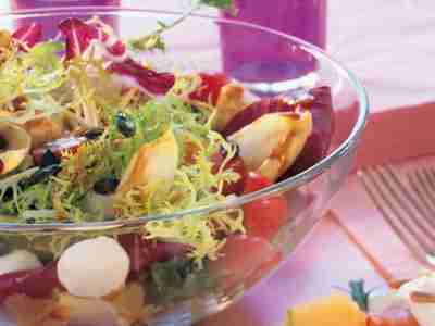 Gemischter Salat mit Kürbiskernen
