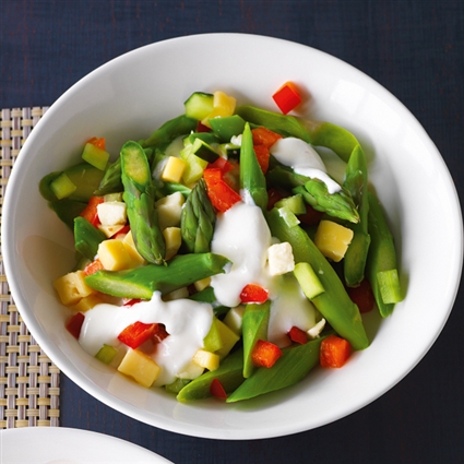 Bunter Käsesalat mit Spargel