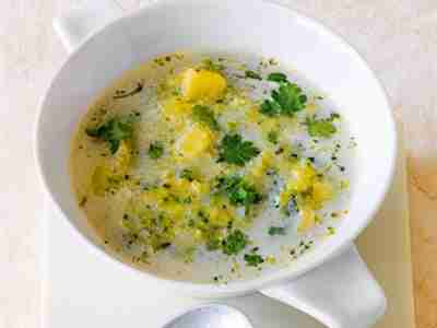 Brokkolisuppe mit Kerbel