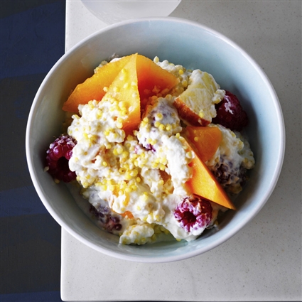 Sahniger Obstsalat mit Hirse