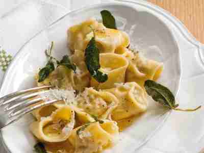 Tortellini mit Salbei