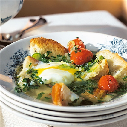 Toskanische Gemüsesuppe mit Ei