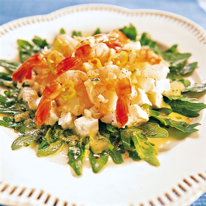 Rucolasalat mit Mozarella und kleinen Garnelen
