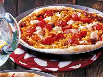 Rote-Linsen-Pizza mit Putenfleisch