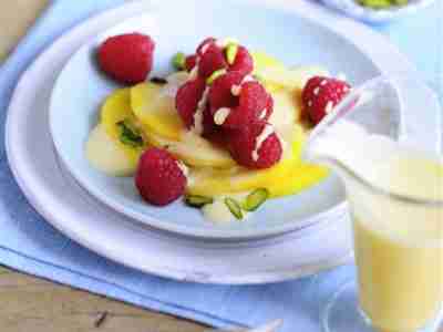 Obstsalat mit Zitronenschaum