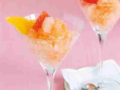 Spritz-Granité mit Rosa Grapefruit