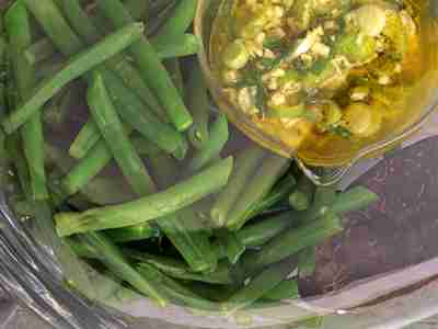 Bohnensalat mit Knoblauch und Ingwer