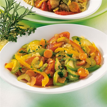 Gemüseauflauf mit Schweinegulasch