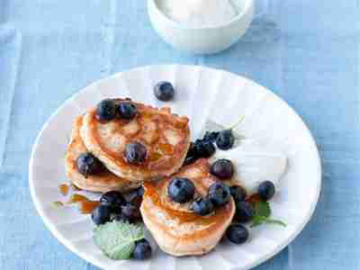 Fluffige Pancakes mit Heidelbeeren