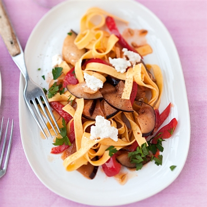 Auberginen-Paprika-Nudeln