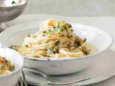 Zitronen-Mascarpone-Sauce mit Pistazien-Gremolata