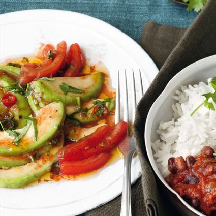 Scharfer Avocado-Tomaten-Salat