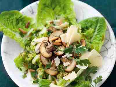 Romana-Champignon-Salat mit Apfel-Vinaigrette