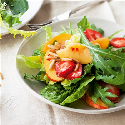 Fruchtiger Sommersalat mit Chili-Vinaigrette