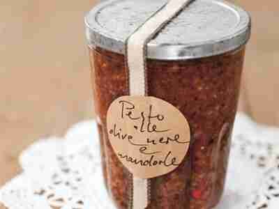 Pesto von Kalamata-Oliven