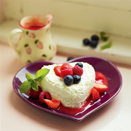Frischkäsecreme mit Fruchtsauce