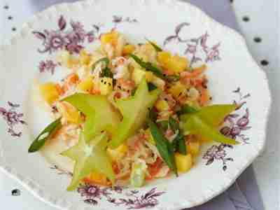 Sauerkrautsalat mit Früchten
