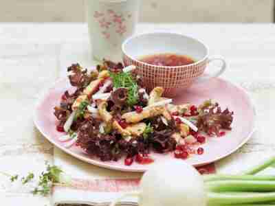 Blattsalat mit Putenstreifen und Chutneydressing
