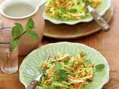 Spitzkohlsalat mit Minze