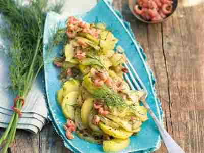 Kartoffel-Gurken-Salat mit Krabben