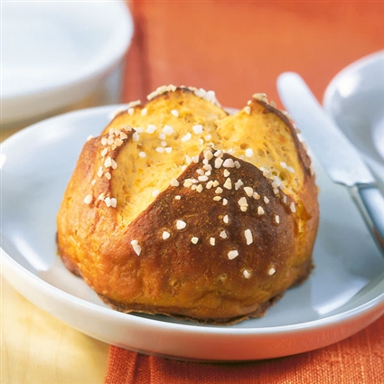 Laugenbrötchen mit Kürbispüree