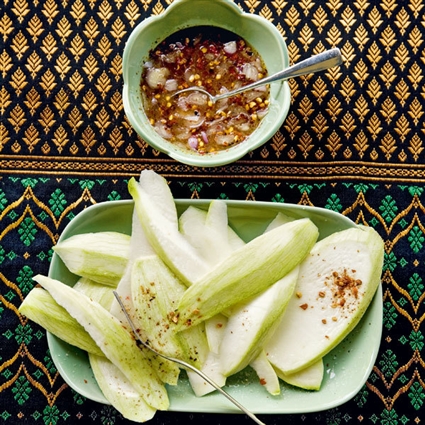 Grüne Mango mit süßem Chili-Dip (Nam Jim Mamuang Pla Waan)