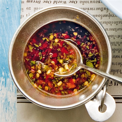 Scharfer Dip für gegrillten Tintenfisch (Nam Jim Pla Mük)