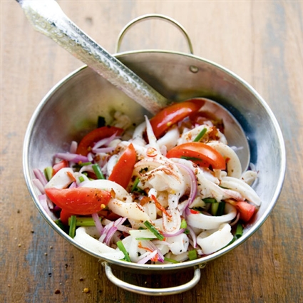 Scharfer Tintenfischsalat (Yam Pla Mük)