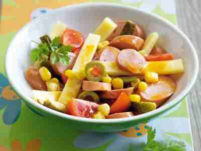 Tomaten-Wurst-Salat mit Petersilie