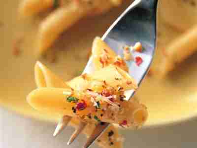 Nudeln mit Knoblauch-Knuspersauce