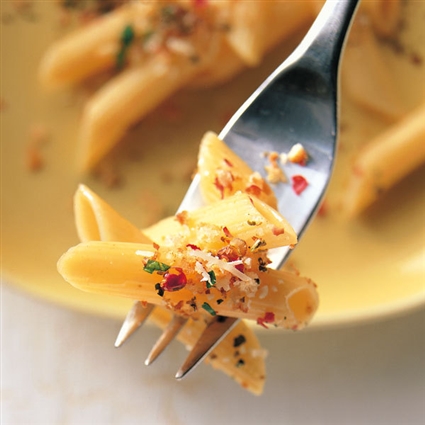 Nudeln mit Knoblauch-Knuspersauce