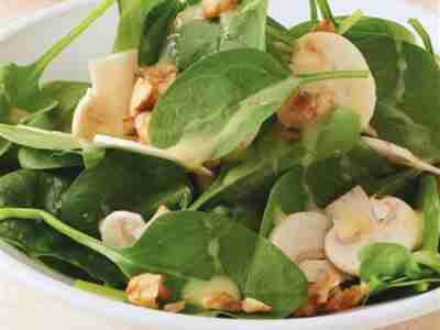 Spinatsalat mit Kartoffeldressing