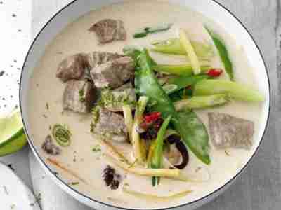 Rinderfilet im Zitronengras-Ingwer-Sud