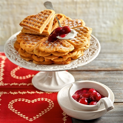Lebkuchenwaffeln mit heißen Gewürzkirschen