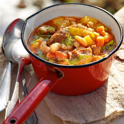 Lamm-Bohnen-Eintopf mit Nusspesto