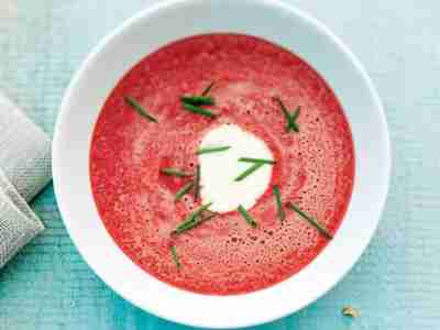 Rote-Bete-Suppe mit Ingwer und Wasabi
