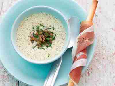 Linsenschaumsuppe mit Parmaschinken