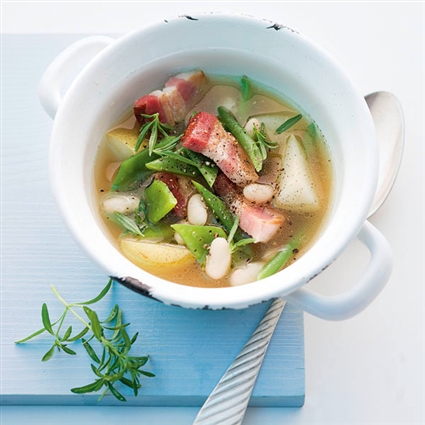 Bohneneintopf mit Birnen und Speck