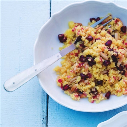 Couscous-Salat mit Granatapfel & Safran