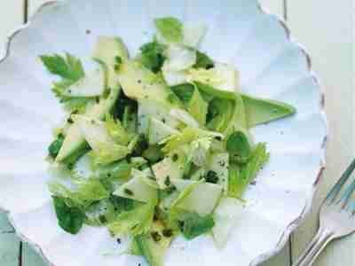 Apfel-Avocado-Salat mit Limetten-Honig-Dressing