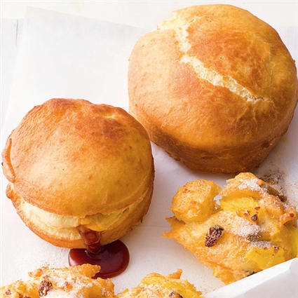 Apfelkrapfen mit Rosinen